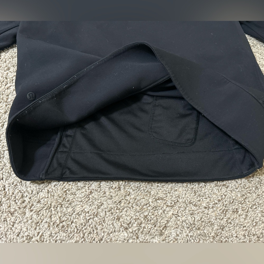 Lululemon Embrace The Space Crew
Black Crew Sweatshirt Women's Size 6 Pocket Run - Picture 7 of 10